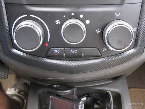 五菱宏光s空调怎么使用各种按钮代表什么？五菱宏光按键说明