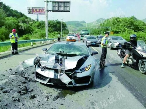 兰博基尼高速飙车翻车（兰博基尼超速车祸）-图3