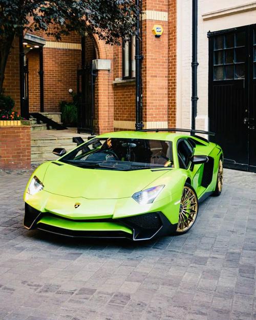 兰博基尼aventadorsvr（兰博基尼Aventador多少钱）-图2